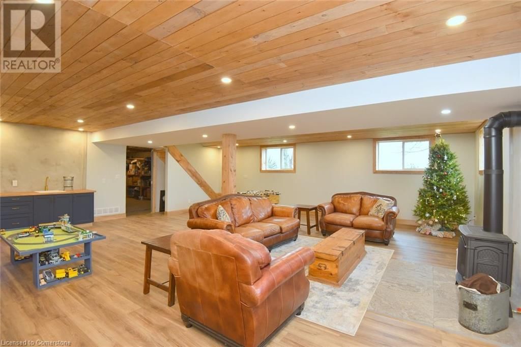 1344 HIGHWAY 8 Image 21
