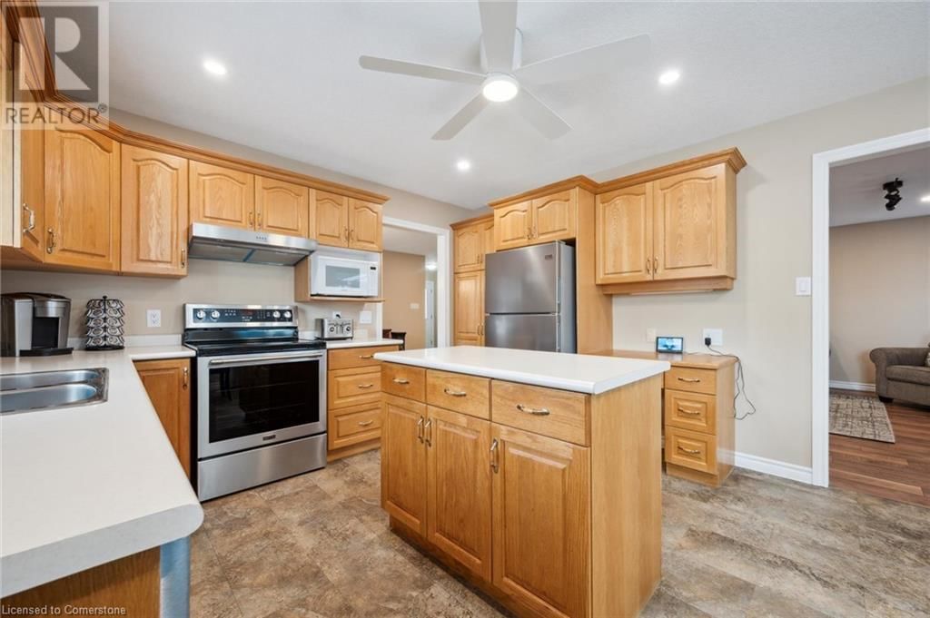 916 KEEWATIN PLACE Image 13