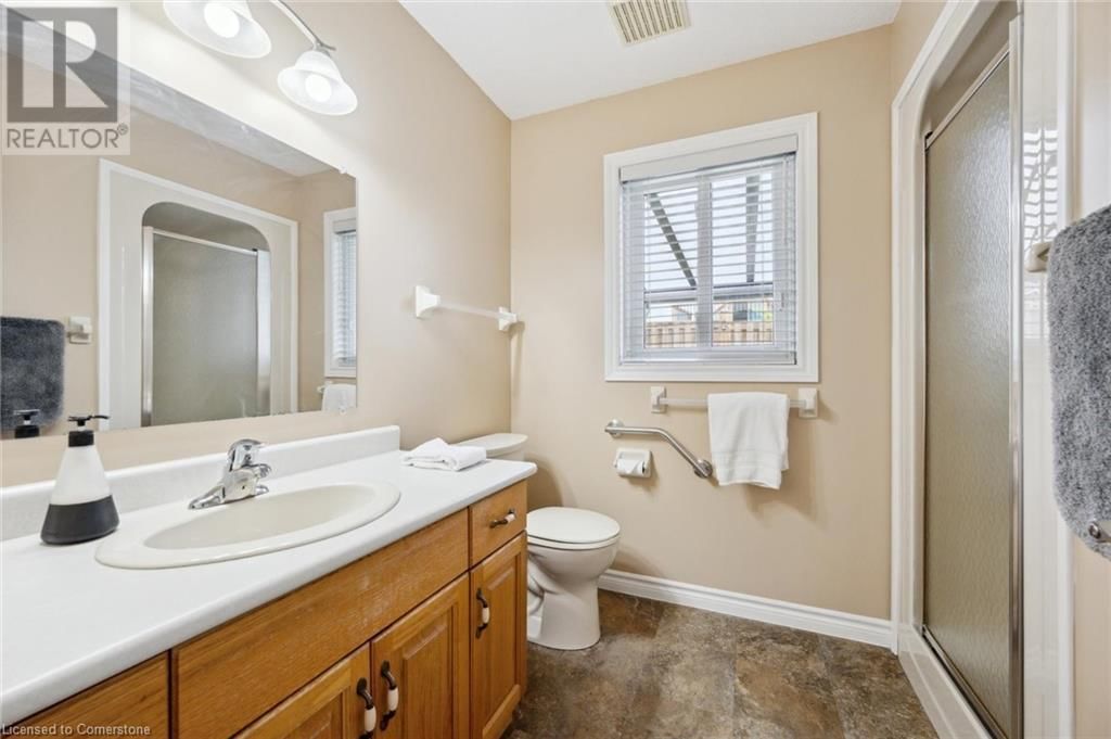 916 KEEWATIN PLACE Image 18