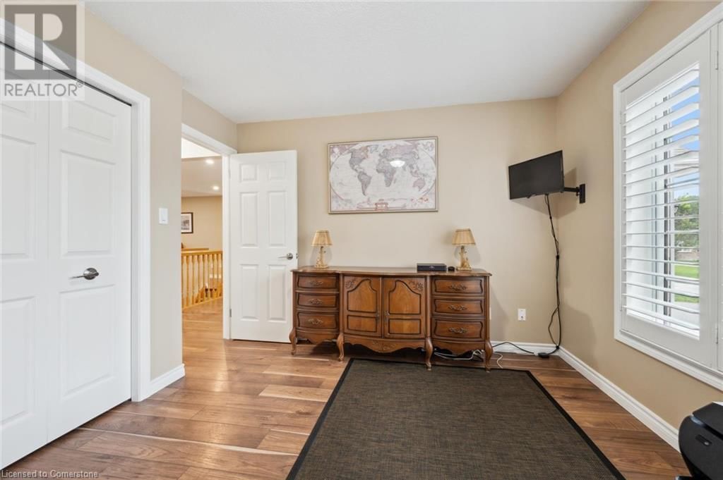 916 KEEWATIN PLACE Image 20