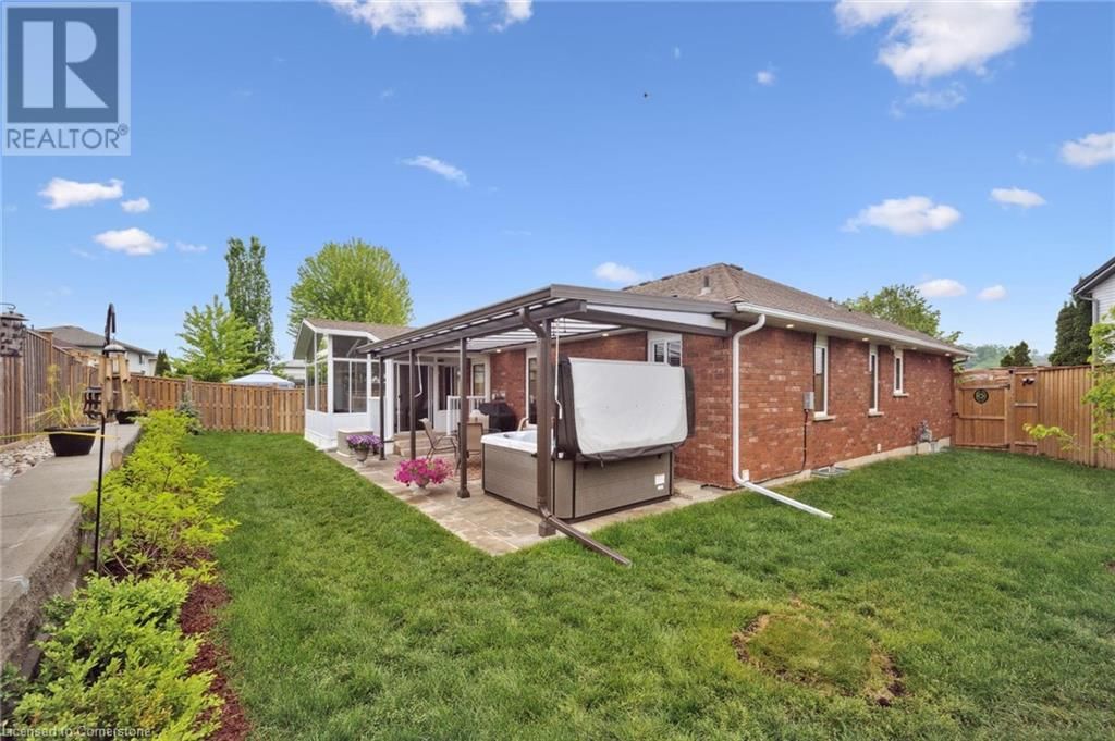916 KEEWATIN PLACE Image 34