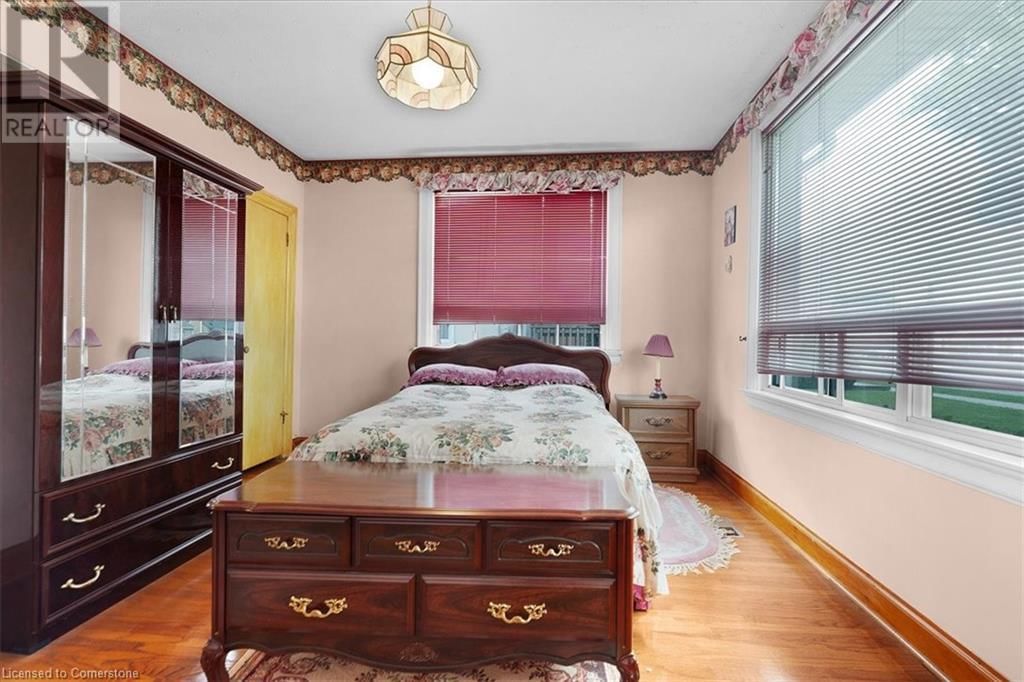 693 UPPER JAMES STREET Image 13