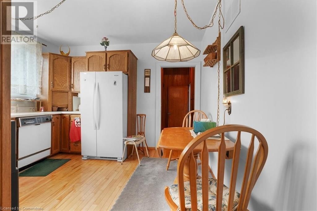 693 UPPER JAMES STREET Image 15