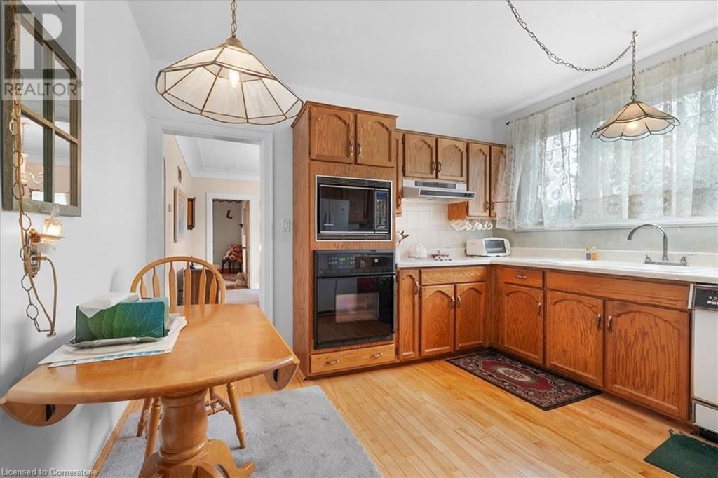 693 UPPER JAMES STREET Image 17