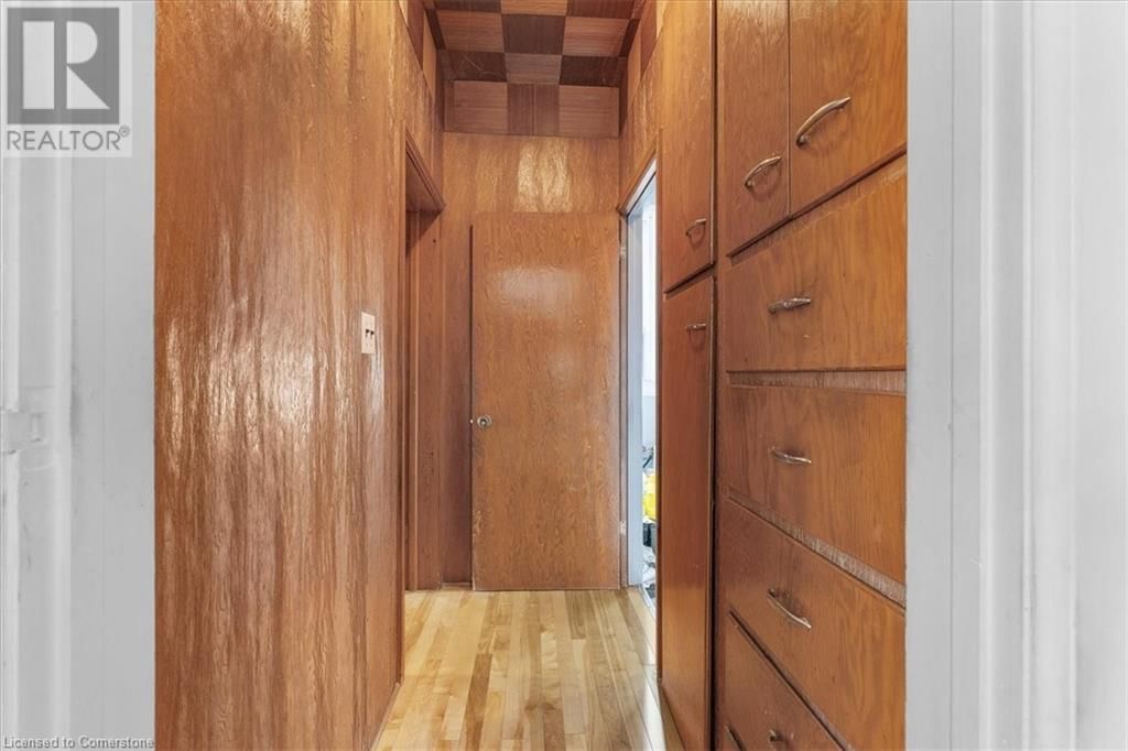 693 UPPER JAMES STREET Image 23