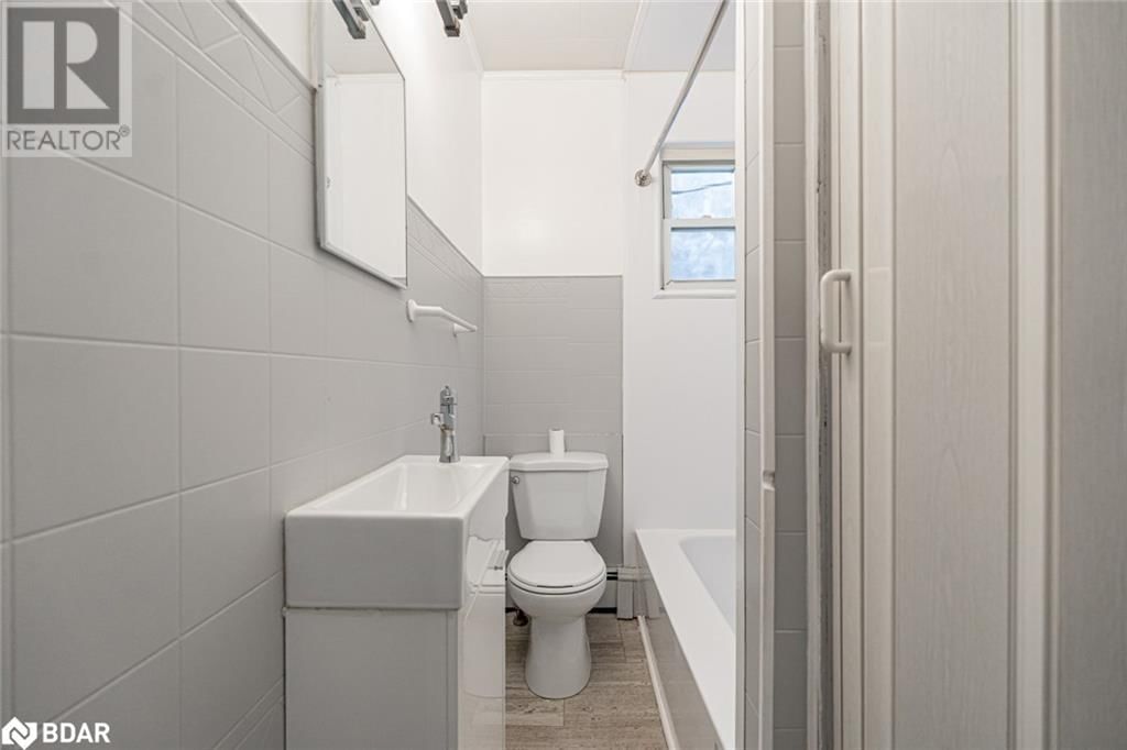 30 QUEEN STREET WEST Image 21