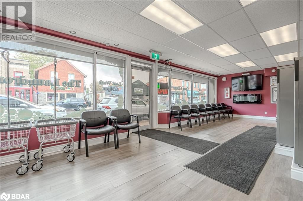 30 QUEEN STREET WEST Image 6