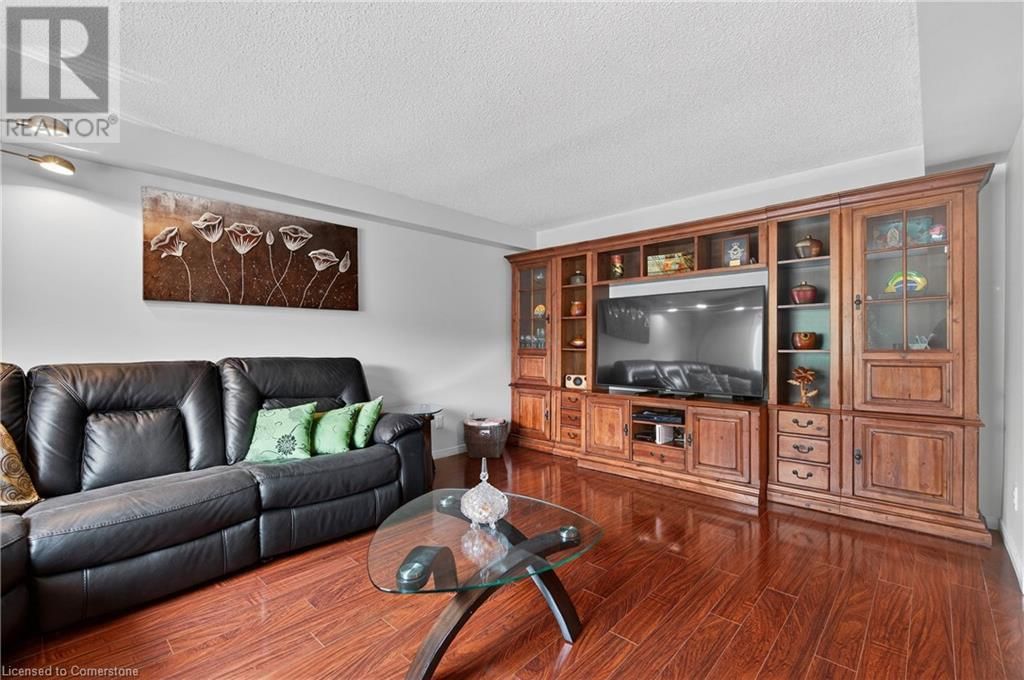 324 BEAUMONT CRESCENT Image 13