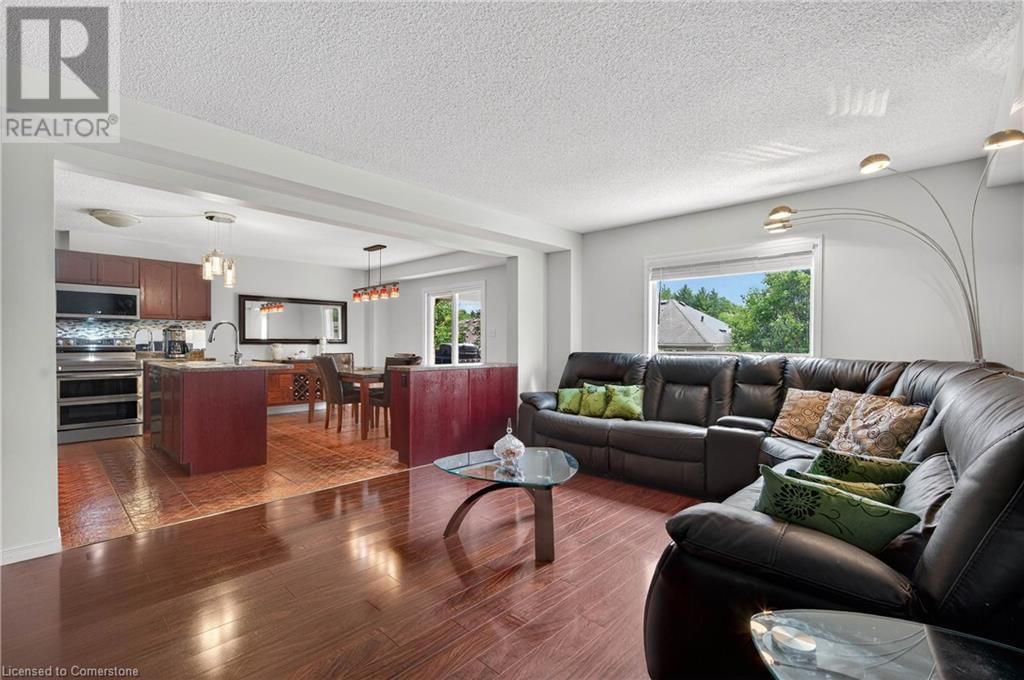 324 BEAUMONT CRESCENT Image 14