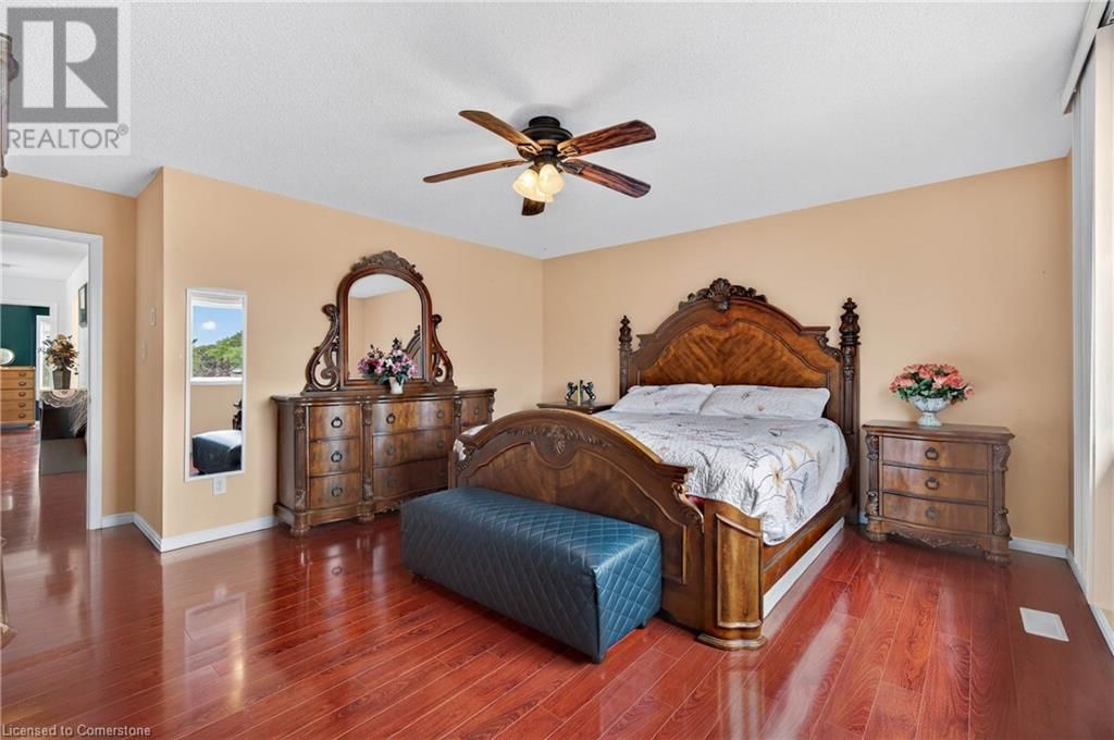 324 BEAUMONT CRESCENT Image 22