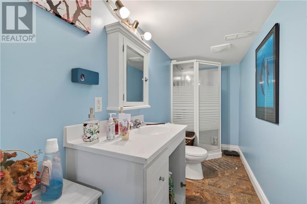 324 BEAUMONT CRESCENT Image 29