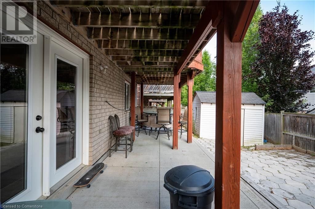 324 BEAUMONT CRESCENT Image 30