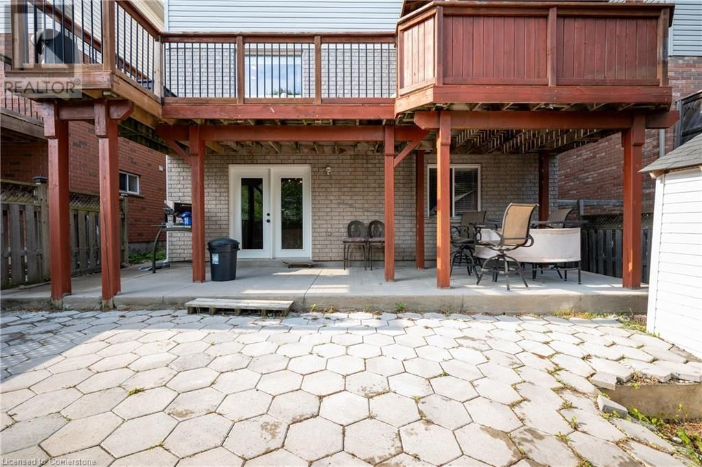 324 BEAUMONT CRESCENT Image 33