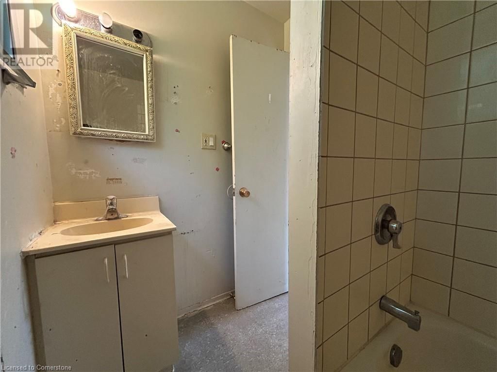 56 OAKWOOD AVENUE Image 36