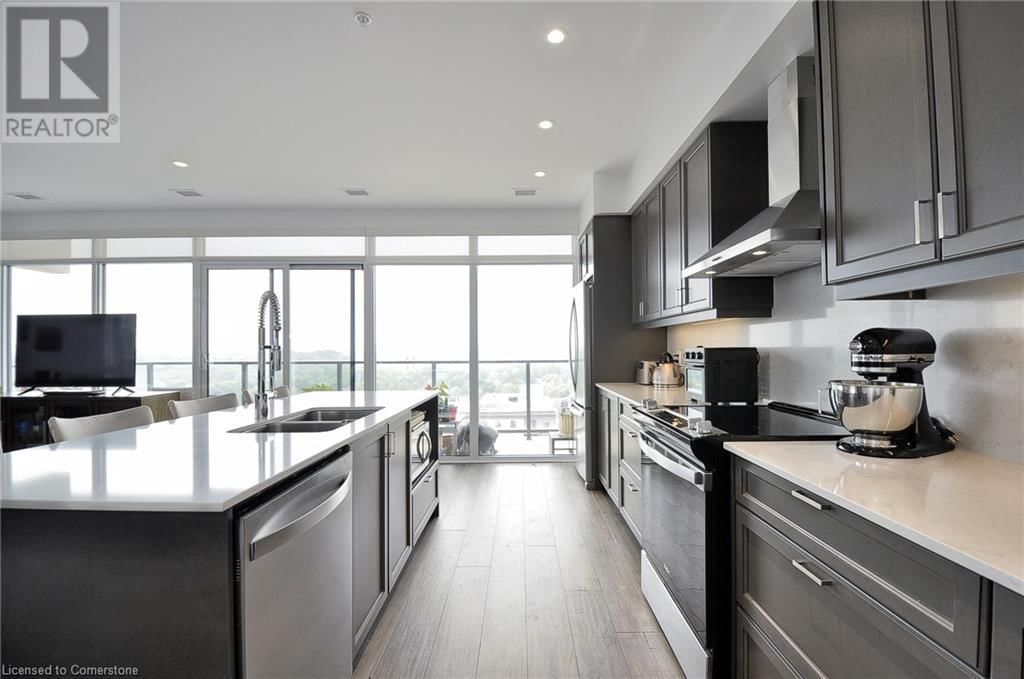 1213 - 15 GLEBE STREET Image 11