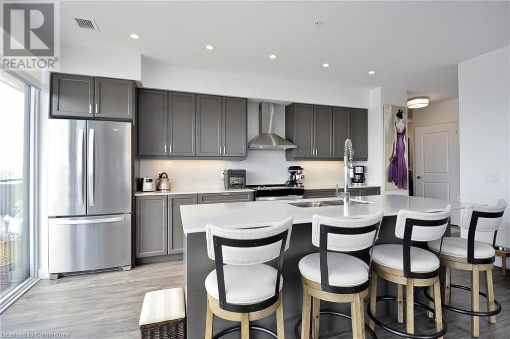 1213 - 15 GLEBE STREET Image 12