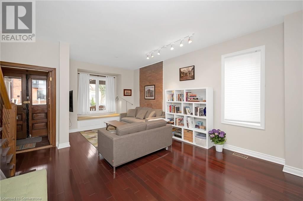 300 CHARLTON AVENUE WEST Image 10