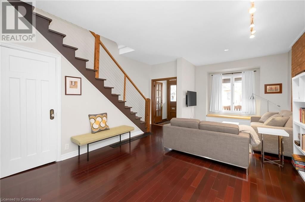 300 CHARLTON AVENUE WEST Image 11