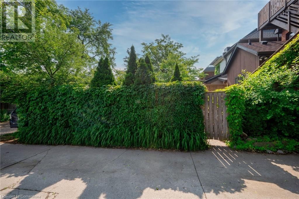 300 CHARLTON AVENUE WEST Image 39