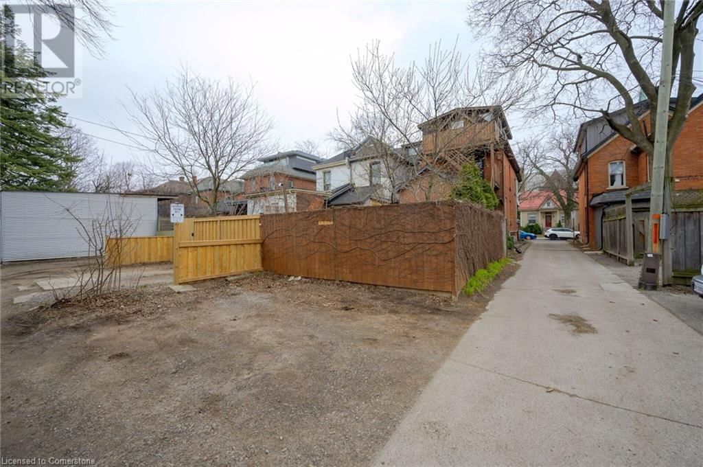 300 CHARLTON AVENUE WEST Image 40