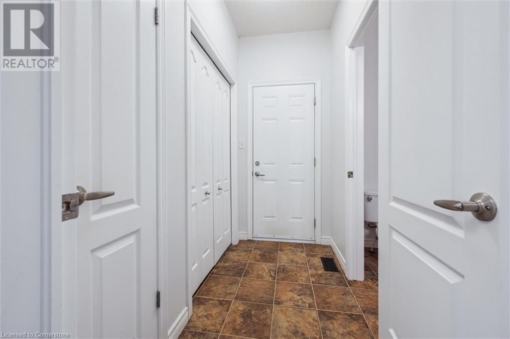 42 TREEVIEW DRIVE Image 10