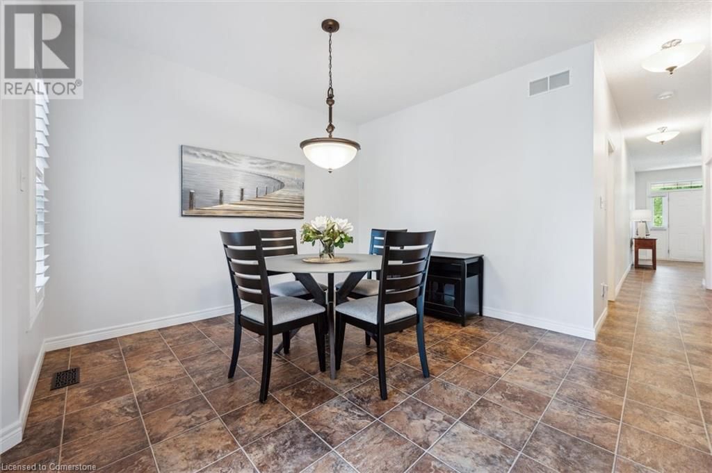 42 TREEVIEW DRIVE Image 13