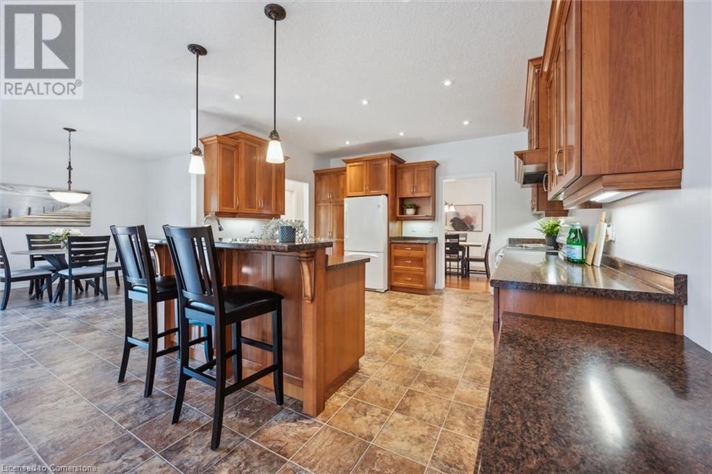 42 TREEVIEW DRIVE Image 18
