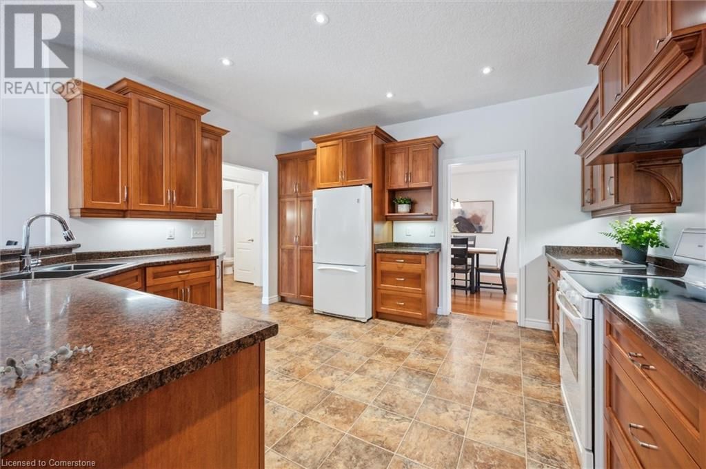 42 TREEVIEW DRIVE Image 19