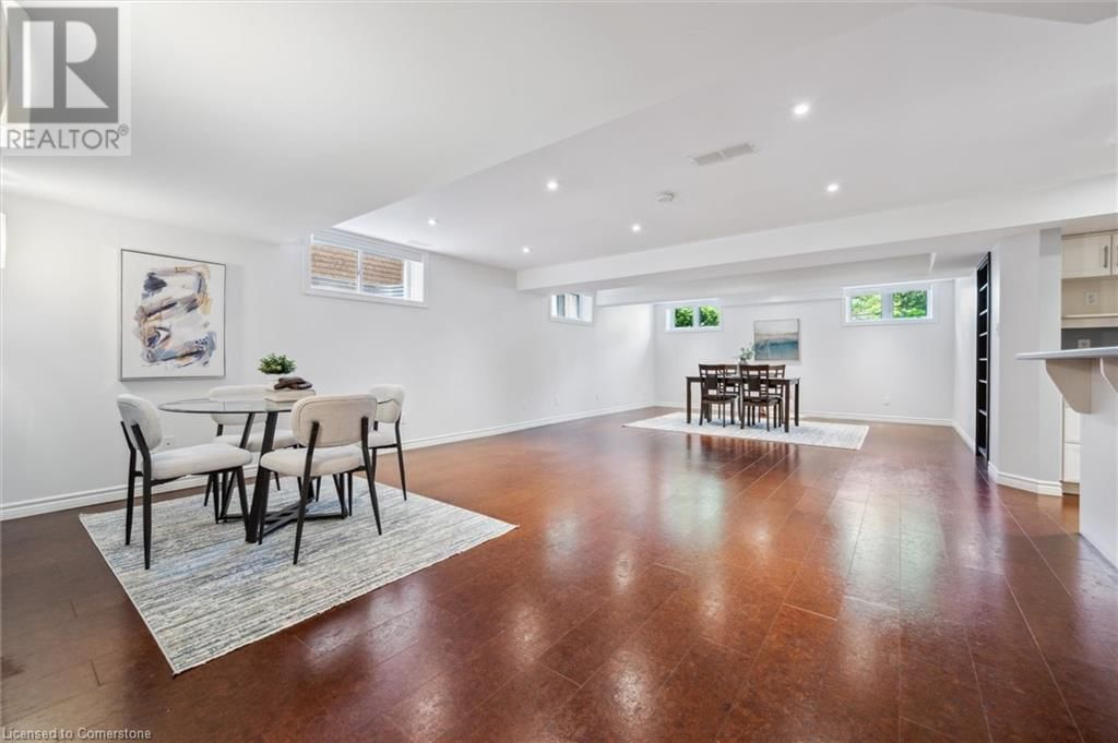 42 TREEVIEW DRIVE Image 37