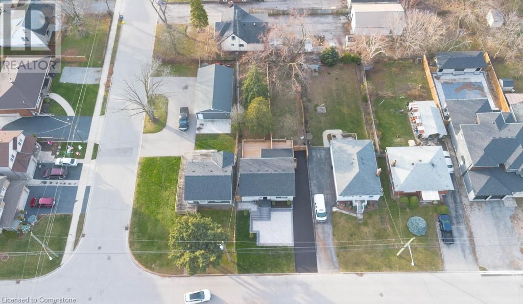 174 ROXBOROUGH AVENUE Image 30