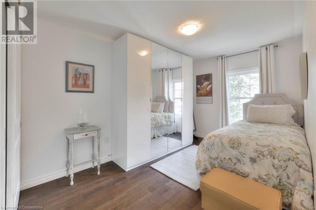 348 LOUISA STREET Image 21