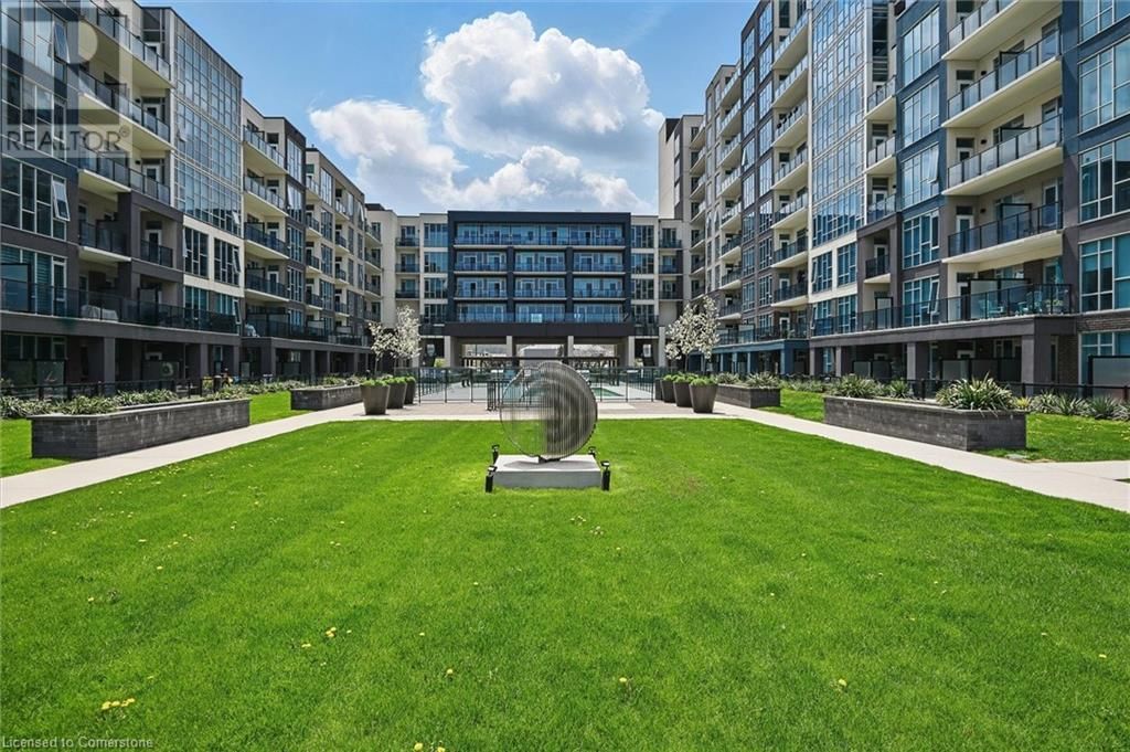 201 - 16 CONCORD PLACE Image 2