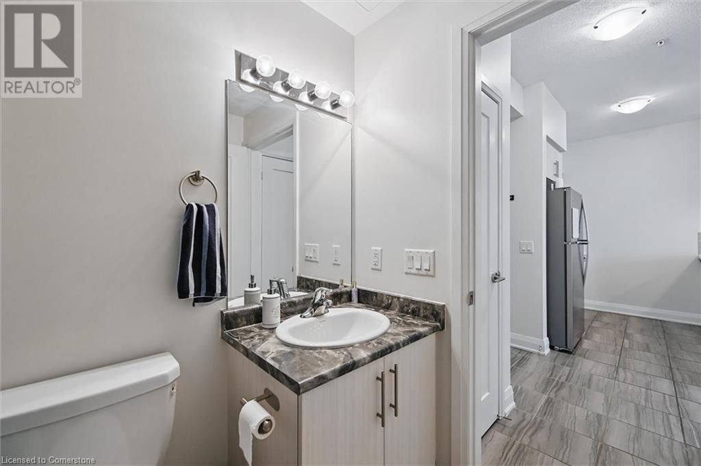 201 - 16 CONCORD PLACE Image 23