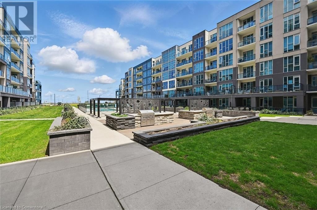 201 - 16 CONCORD PLACE Image 29