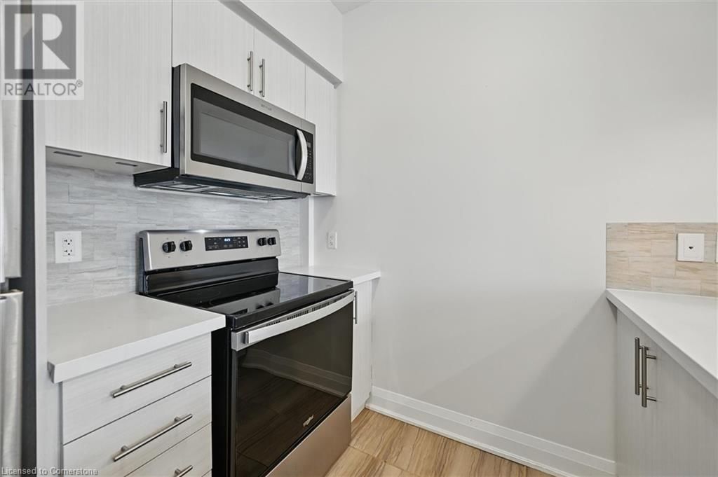 201 - 16 CONCORD PLACE Image 4
