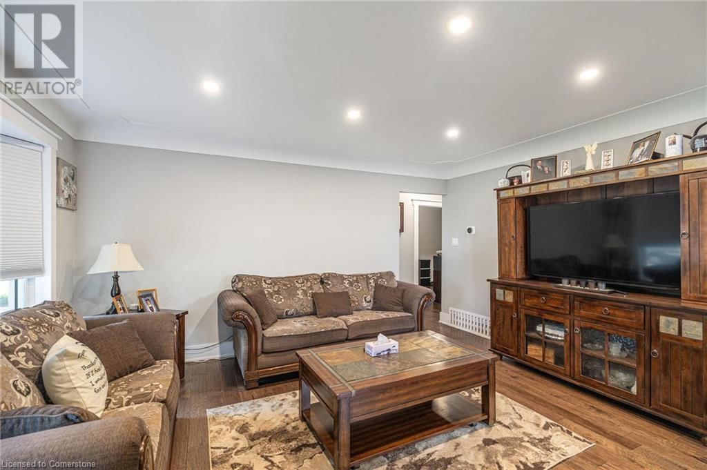 1057 CLARE AVENUE Image 12