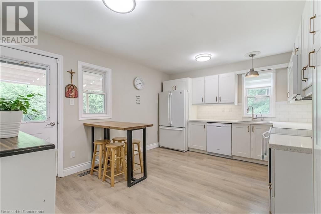 113 LYNDEN ROAD Image 10