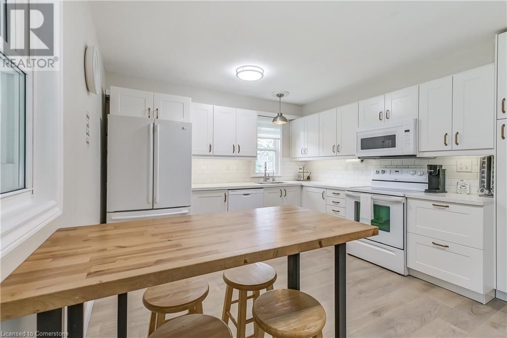 113 LYNDEN ROAD Image 11