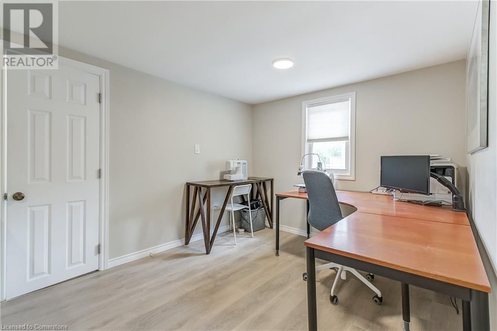 113 LYNDEN ROAD Image 18