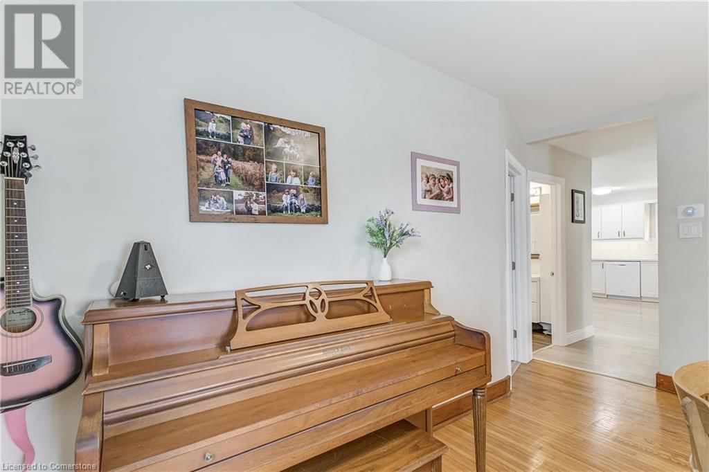 113 LYNDEN ROAD Image 9