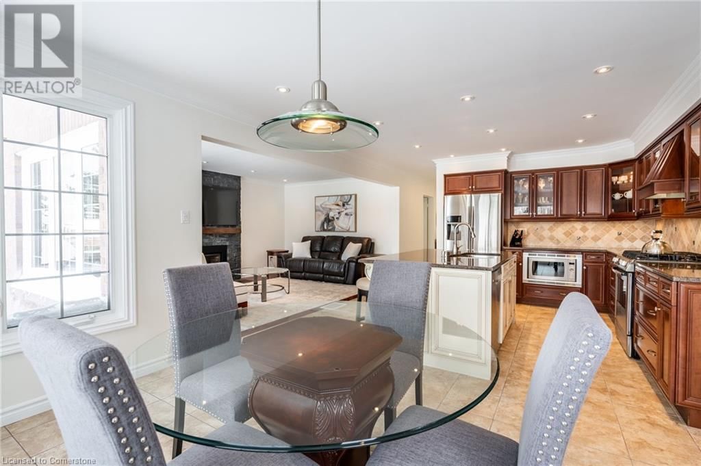 2049 COUNTRY CLUB DRIVE Image 24