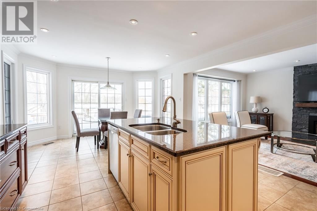 2049 COUNTRY CLUB DRIVE Image 25