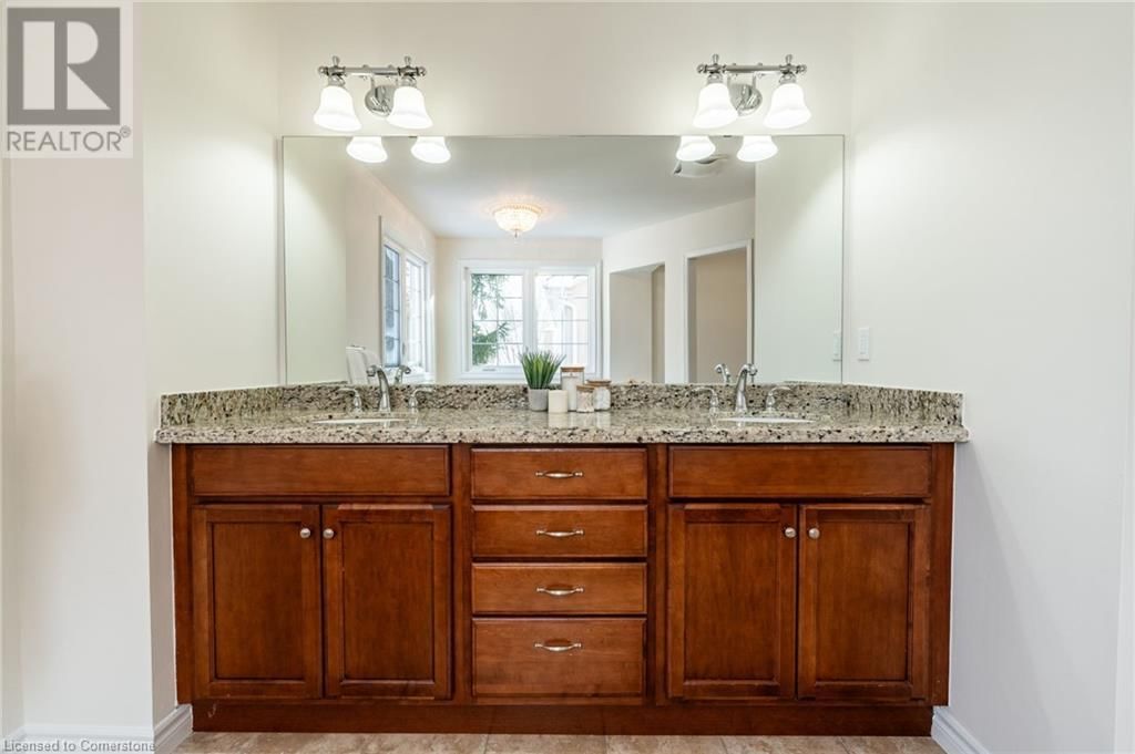 2049 COUNTRY CLUB DRIVE Image 40