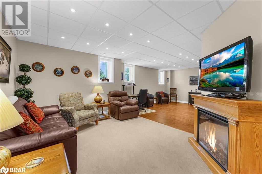 40 COLLIER CRESCENT Image 30