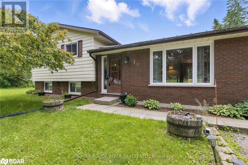 19 EDWARDS DRIVE Image 1