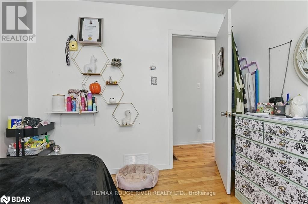 19 EDWARDS DRIVE Image 21