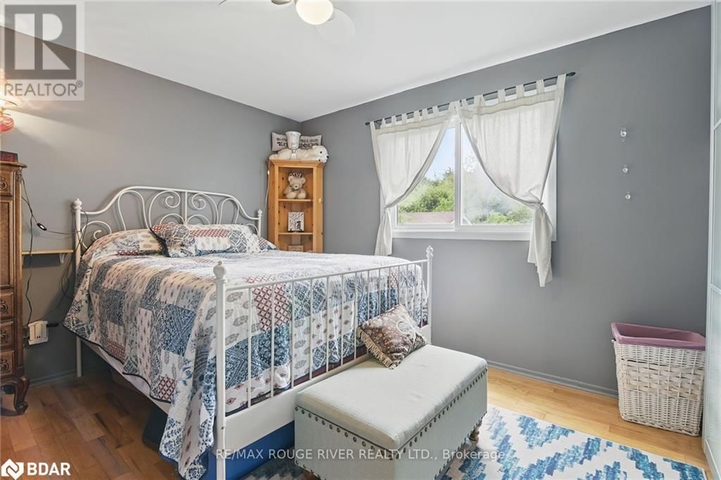 19 EDWARDS DRIVE Image 22