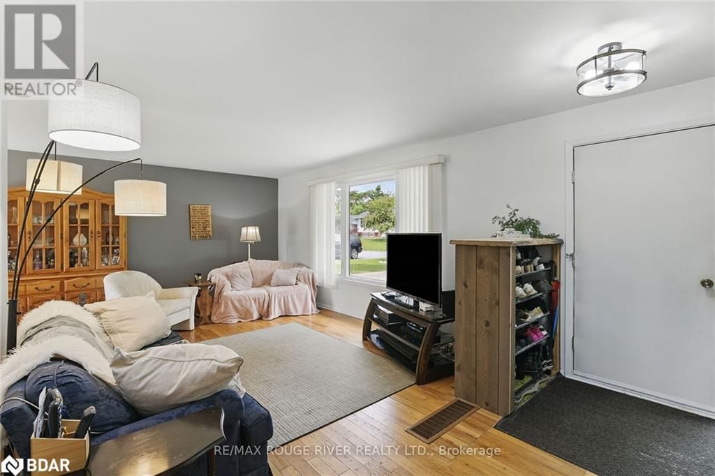 19 EDWARDS DRIVE Image 5