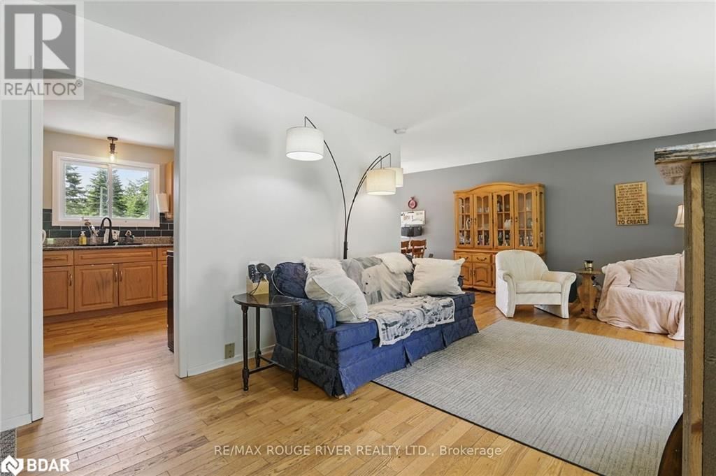 19 EDWARDS DRIVE Image 6