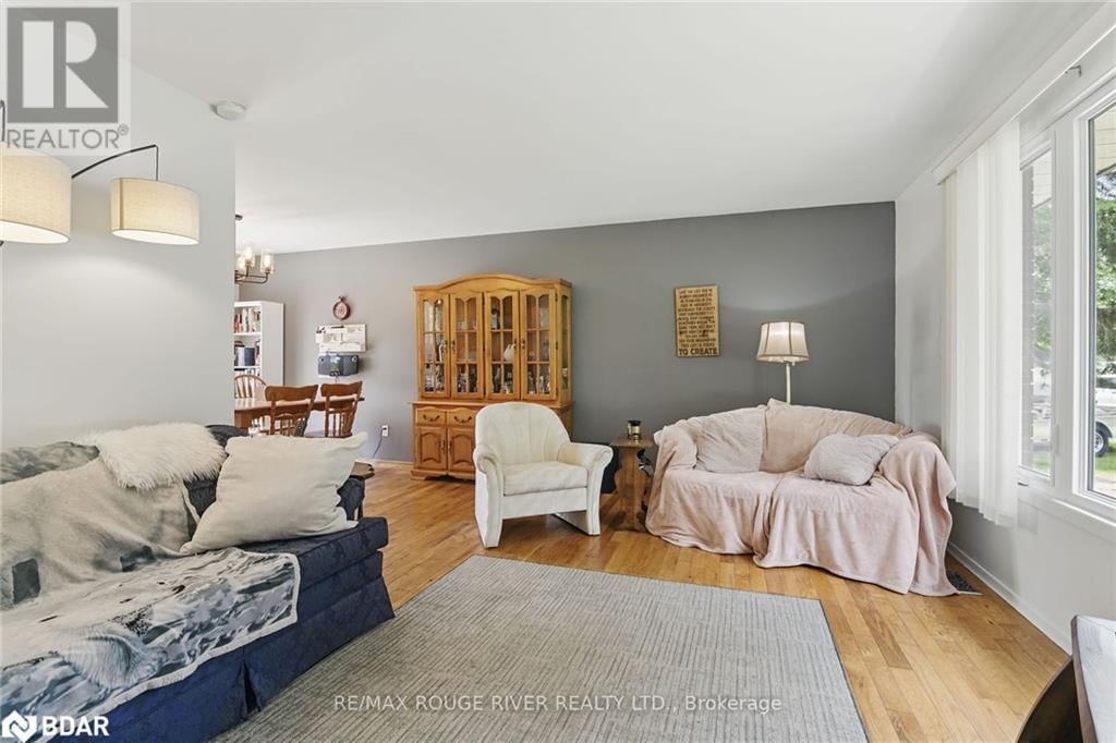 19 EDWARDS DRIVE Image 8
